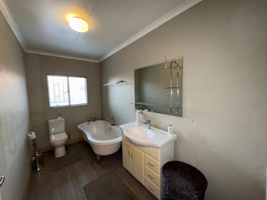 3 Bedroom Property for Sale in Safari Gardens North West